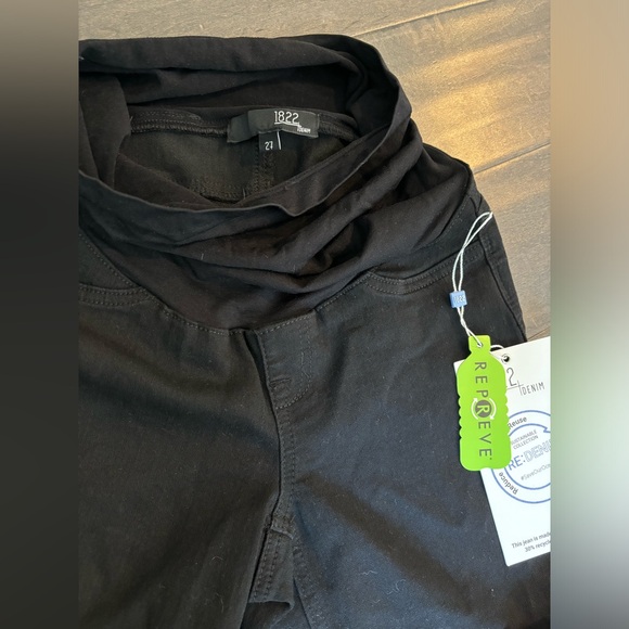 1822 designer maternity denim shorts - Picture 3 of 9